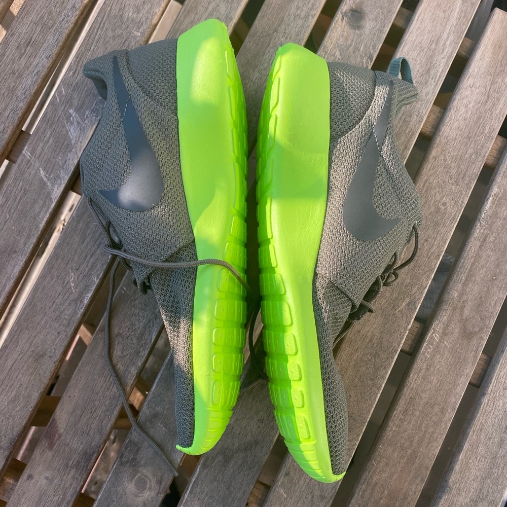 Nike Rosherun sz 12 - Picture 4 of 5